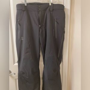 Obermeyer Men’s Ski Pants in Black in excellent used condition!
